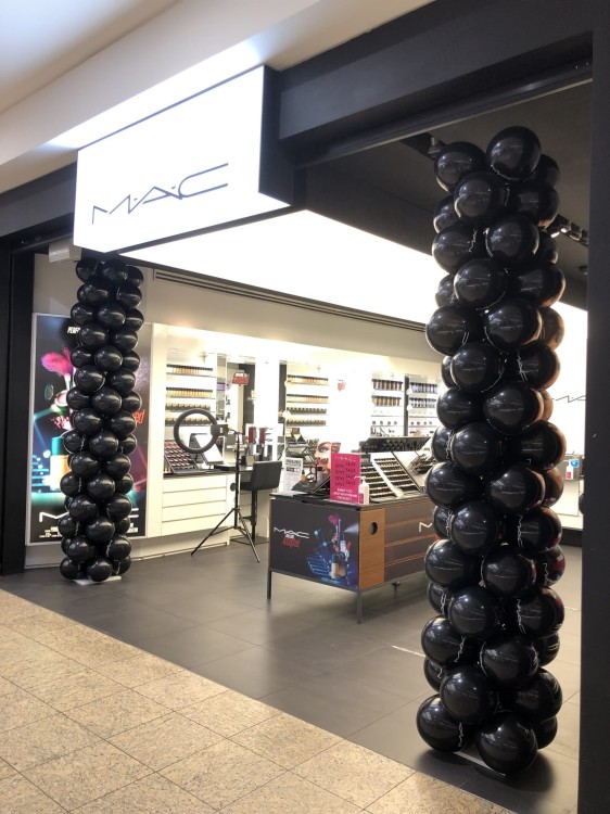 Słupki balonowe, girlanda klasyczna na otwarcie salonu