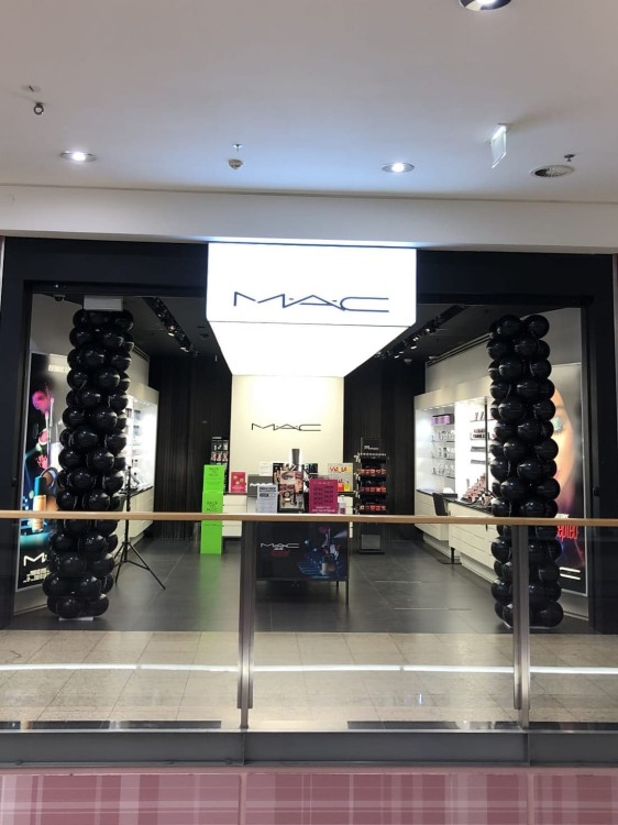 Słupki balonowe, girlanda klasyczna na otwarcie salonu