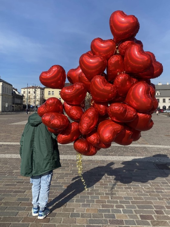 Zestaw balonów z helem na Walentynki – serca Balony walentynkowe z helem – miłość Zestaw balonowy Walentynki BalonoGram