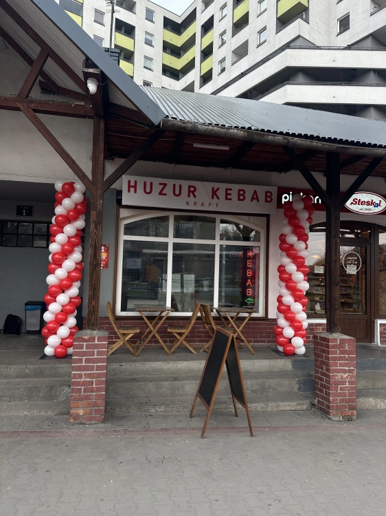 Słupki balonowe, girlanda klasyczna na otwarcie sklepu, Kraków