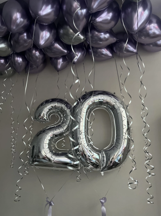 Zestaw Balonów z Helem na 20 Urodziny dla Niej