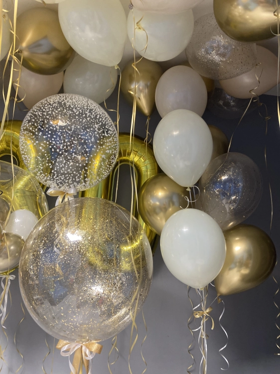 Zestaw Premium Balonów z Helem na 30 Urodziny dla Niej, Bubble z małymi balonikami ta personalizowanym napisem